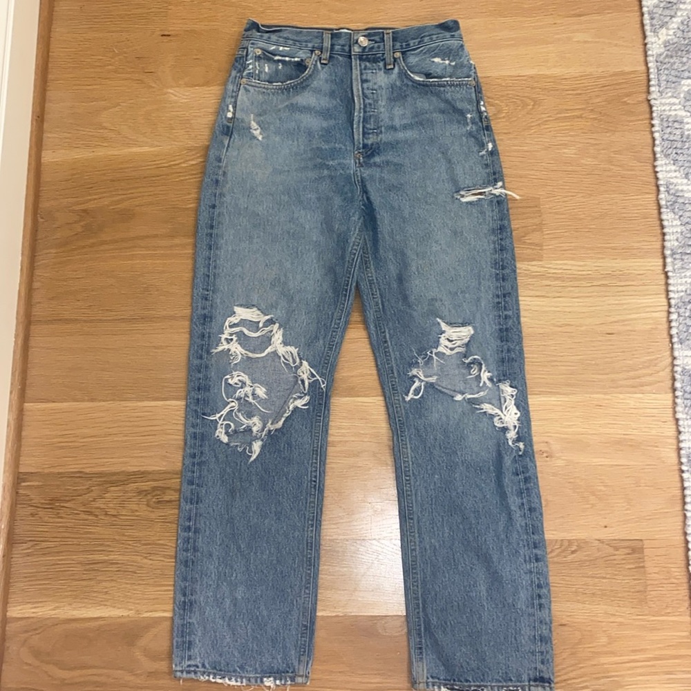 A. Goldie, 90’s mid-rise jean